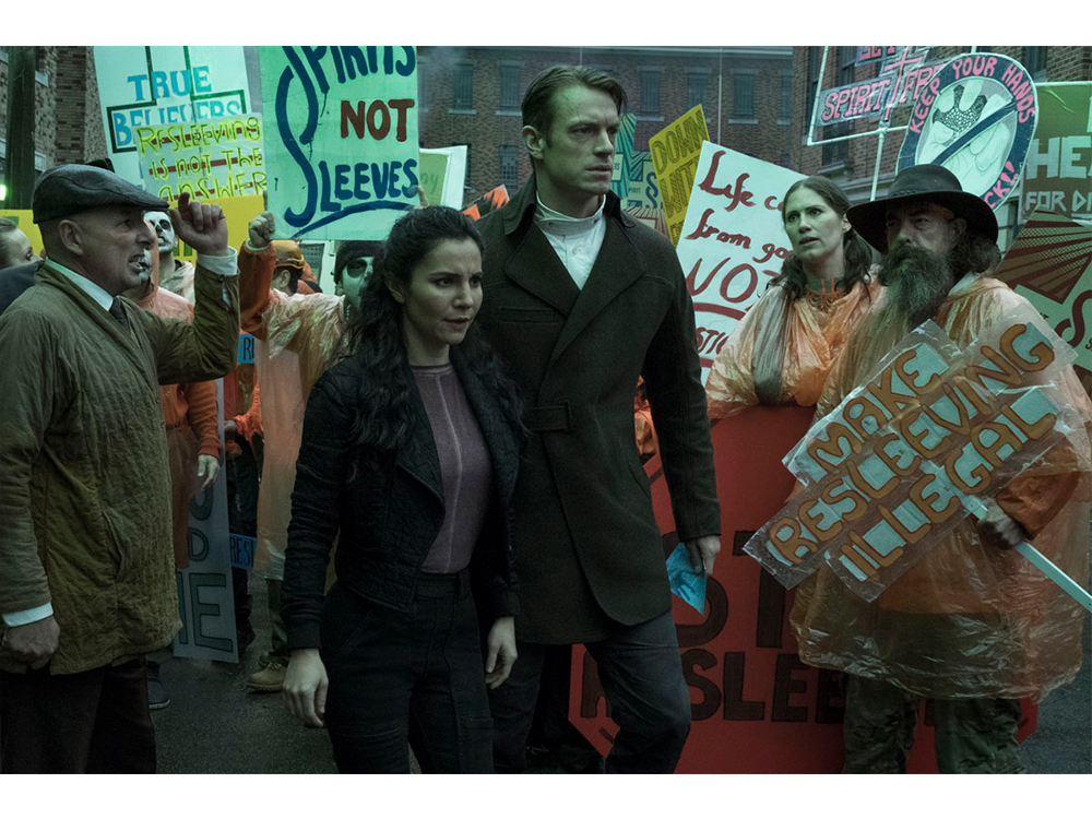 不死を買うのはどんな人たち Netflixオリジナルsfドラマ オルタード カーボン の世界を掘り下げる ギズモード ジャパン