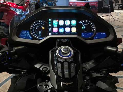 Apple CarPlay初搭載の二輪車、ホンダ「GOLDWING」を体験してきた