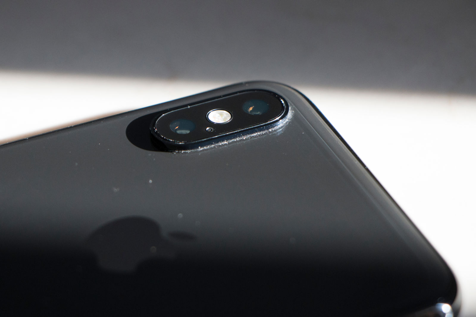 iPhone Xの画面、やたら傷つきやすくないですか…？ ケースなし派