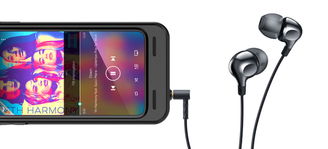 なんとDACも付いている。3.5mmジャックを搭載したiPhoneケース