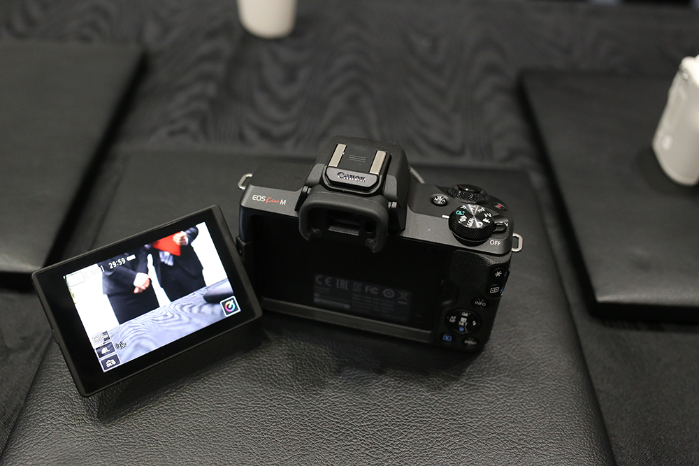20180220gizmodo_eoskissm_canon_IMG_8810