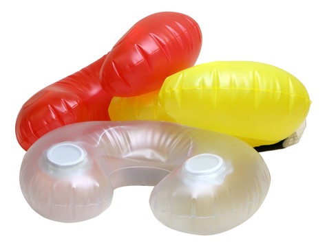 お風呂で、ビーチで、プールサイドで！ ネックピロー型防水スピーカーでリラックスタイムをすごそう