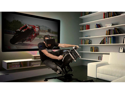 家の中でもハングオン。乗馬マシンスタイルなバイクコントローラ「LeanGP」