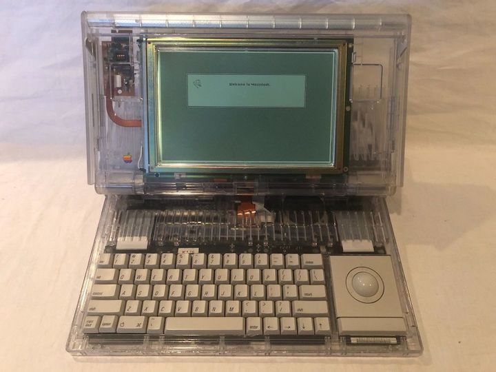 オールドMac「Macintosh Portable M5126」のプロトタイプがebayに出品される