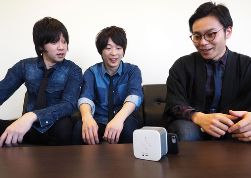 音が広がるキューブスピーカー「pavé」が空想委員会とタイアップ！ サイン付きスピーカーが限定15台で販売