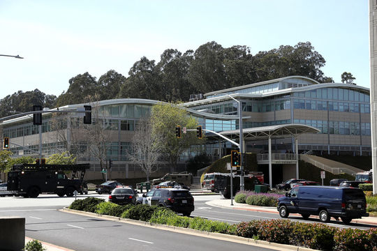 YouTube本社で銃撃。重軽傷者3人、容疑者と思われる女性は死亡