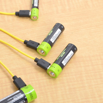 合理性を突き詰めたらこうなるのか。microUSBで直接充電できる電池