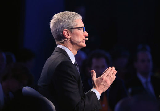 Appleのティム・クックCEO、MacとiPadの融合にはデメリットがあると語る