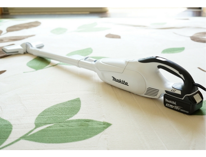 マキタのコードレス掃除機レビュー:あらゆる面で、ヘビー級のパワフルさを発揮