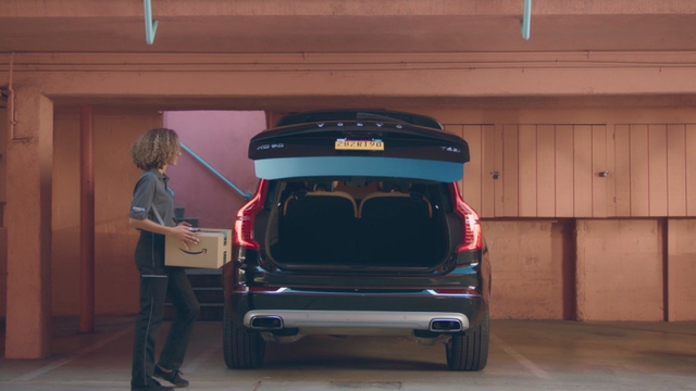 家に入られるよりは安心？ Amazon、車のトランクにデリバリー開始