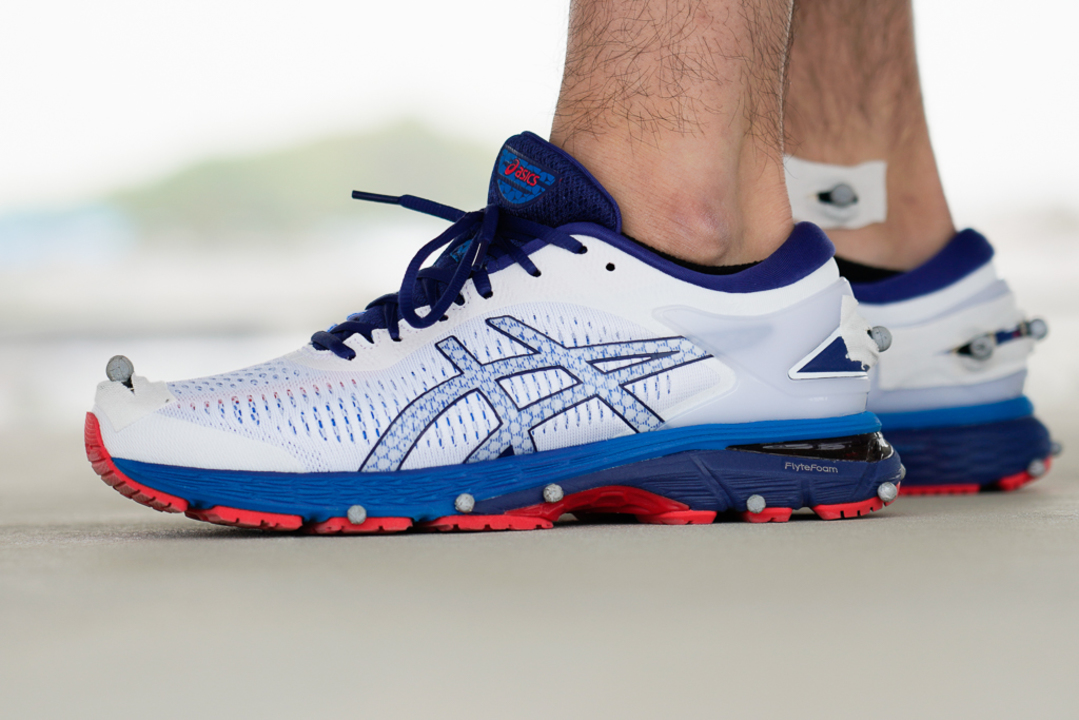 アシックスのランニングシューズ gel kayano は なぜ世界のランナーに