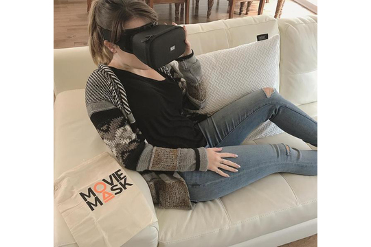 プライベートシアターをゴーグルに。2D特化のHMD｢MovieMask｣国内に上陸