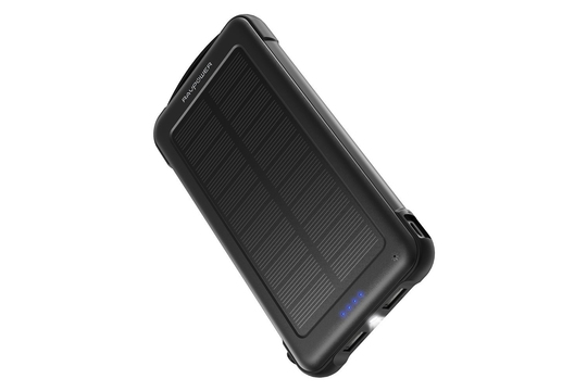 大容量のソーラーモバイルバッテリー、こういうのがあると普段も緊急時もホっとするんだ