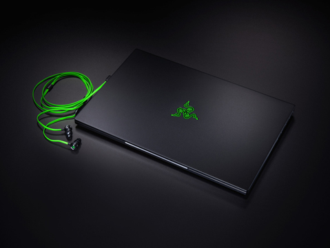 初のMax-Q Design GPUを搭載した｢Razer Blade｣。17mmのカラダにGeforce GTX 1060/1070を積むキレキレ設計