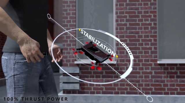 大発見!スマホが飛べば、もう画面は割れないよね?