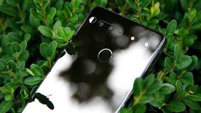 日本にやってきたEssential Phoneを開封します! 今夜19時からGIZMODO TVで生放送