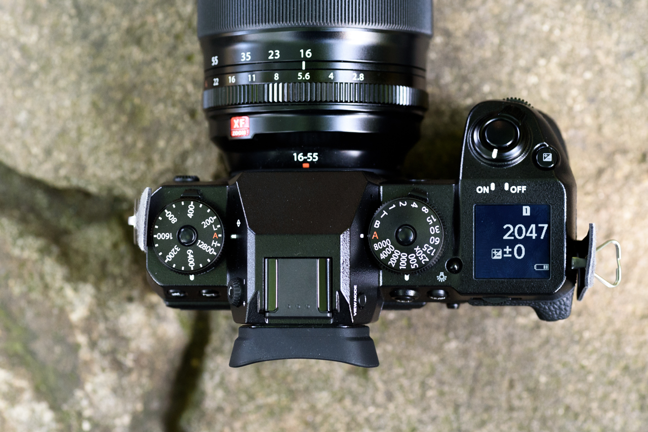 これはミラーレス一眼なのだろうか？ FUJIFILM X-H1レビュー