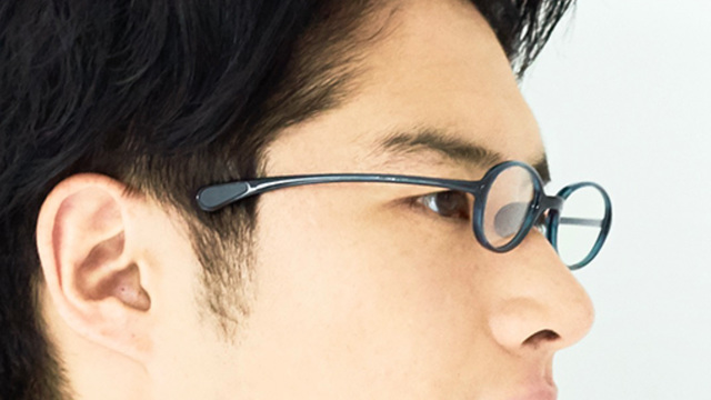 メガネっ子だってVRゴーグルが怖くない！ つるが短いJINSのメガネ
