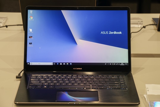 ディスプレイになるタッチパッドはPC操作をどう変える? ASUS夏秋モデル発表会は曲者多し