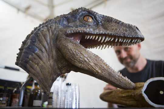 恐竜と人間の関係性はさらに複雑に…。映画『ジュラシック・ワールド/炎の王国』コリン・トレボロウ(制作総指揮/脚本)インタビュー