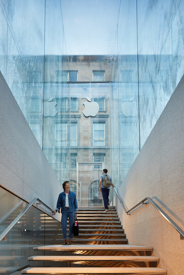 180725_apple_piazza_liberty_1-1