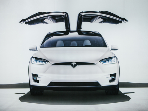 『ナイトライダー』実現なるか? Teslaの車に独自のAIアシスタントが入るみたい