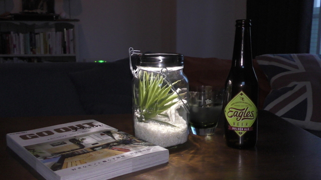 【読者限定セールも開催】暑い夏の休日はおうち時間を充実させよう。瓶型LEDライト｢ソネングラス｣をお供に