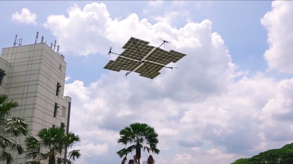 20180828-autonomous-solar-powered-quadrocopter-drone-01