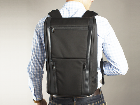 通勤で使うバックパックで最重要な機能、それは「自立」することだ|Taskin Edge