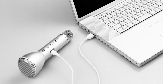 【読者限定で10%オフ】歌って聞いてモバイルバッテリーにもなる!? 一石三鳥なカラオケマイクがセール中です