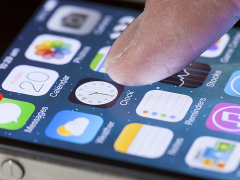 そっかぁ…2019年のiPhoneにはディスプレイ指紋認証が搭載されないとの報告