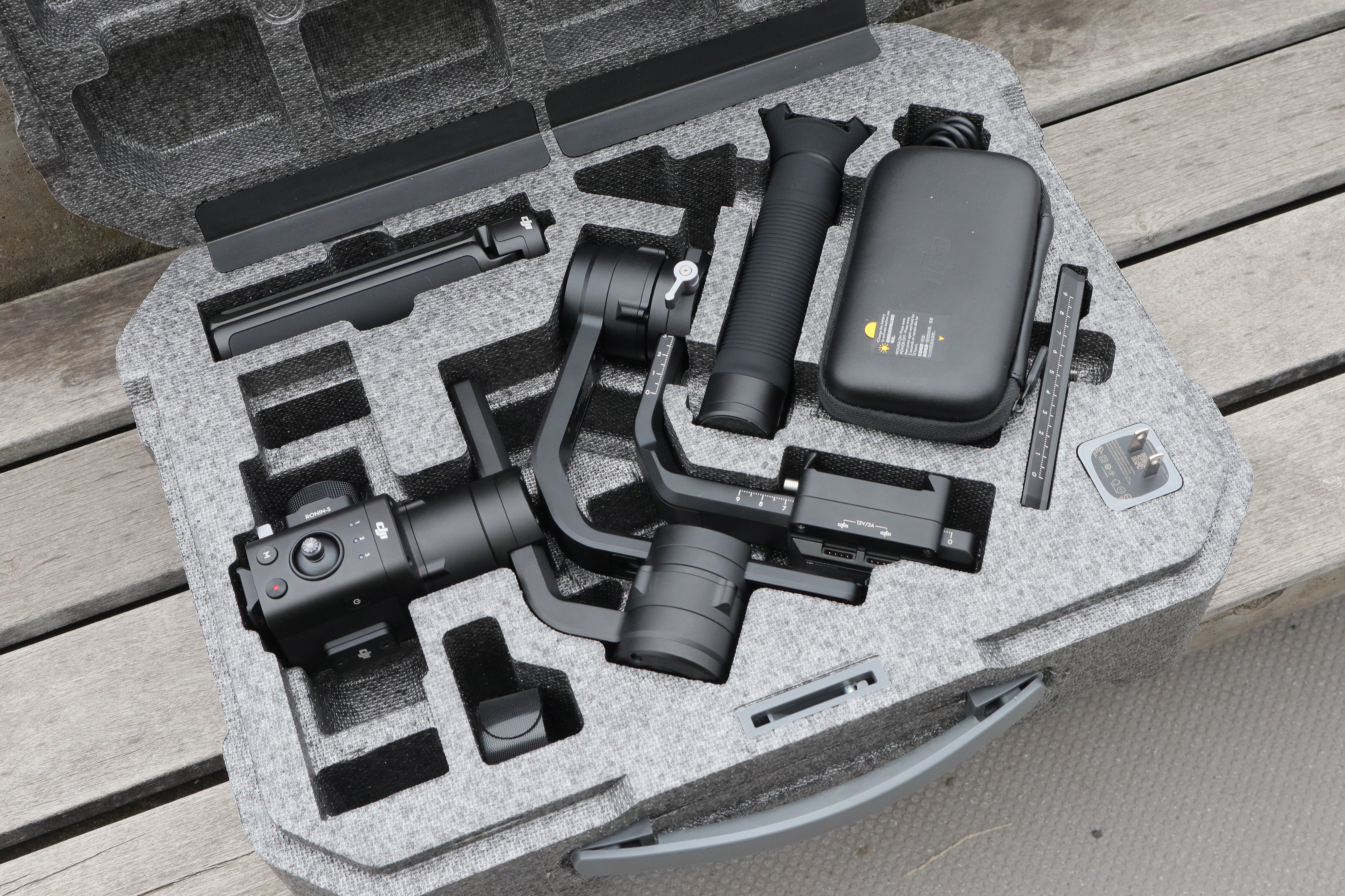 DJI Ronin-Sレビュー：筋トレしなければ片手持ちでの撮影は限定的