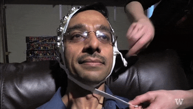 ワシントン大学が『テトリス』風の思念ゲームで3人の思考を送り合う脳ネットワークを開発