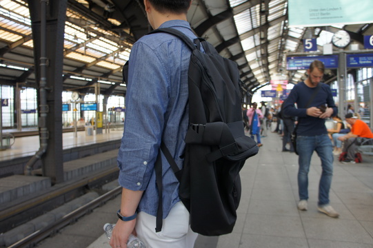 ｢約20L～50Lまでの可変サイズ仕様！｢大きくて入らない｣を解決したバックパック