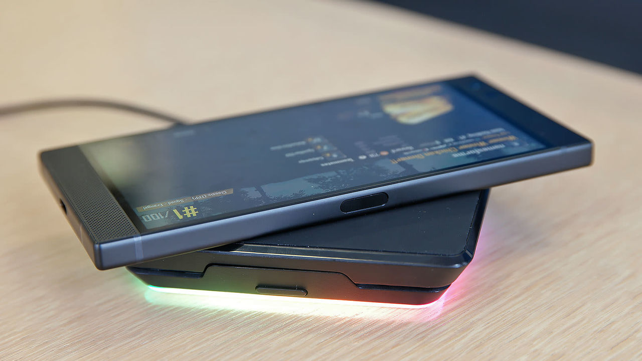 181011razerphone(3)