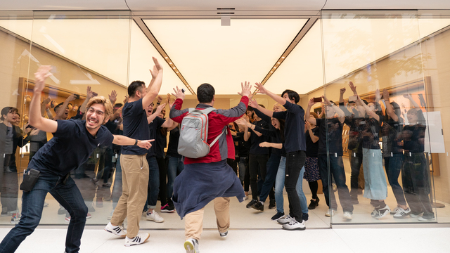 Apple 渋谷がリニューアルオープン！ 店舗からお届けします