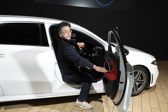メルセデス本気のエントリー車。新型Aクラスは最新装備フル装備の1台 ...