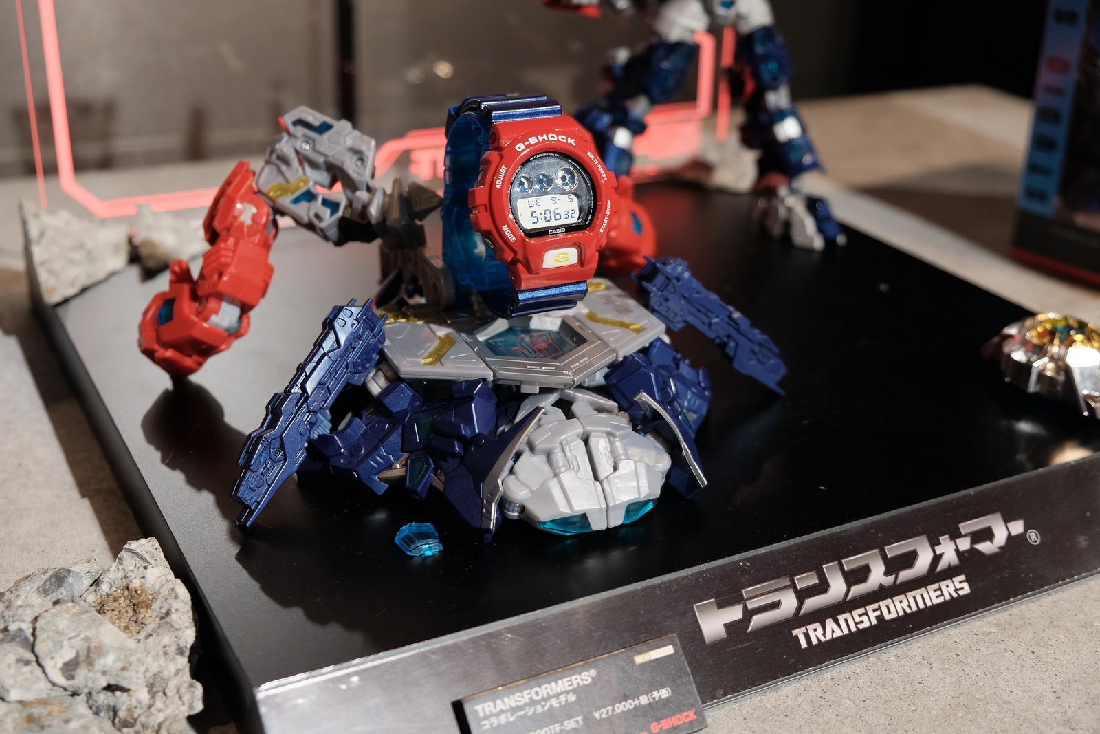 G-SHOCK、オプティマスと合体!?『トランスフォーマー』とコラボした