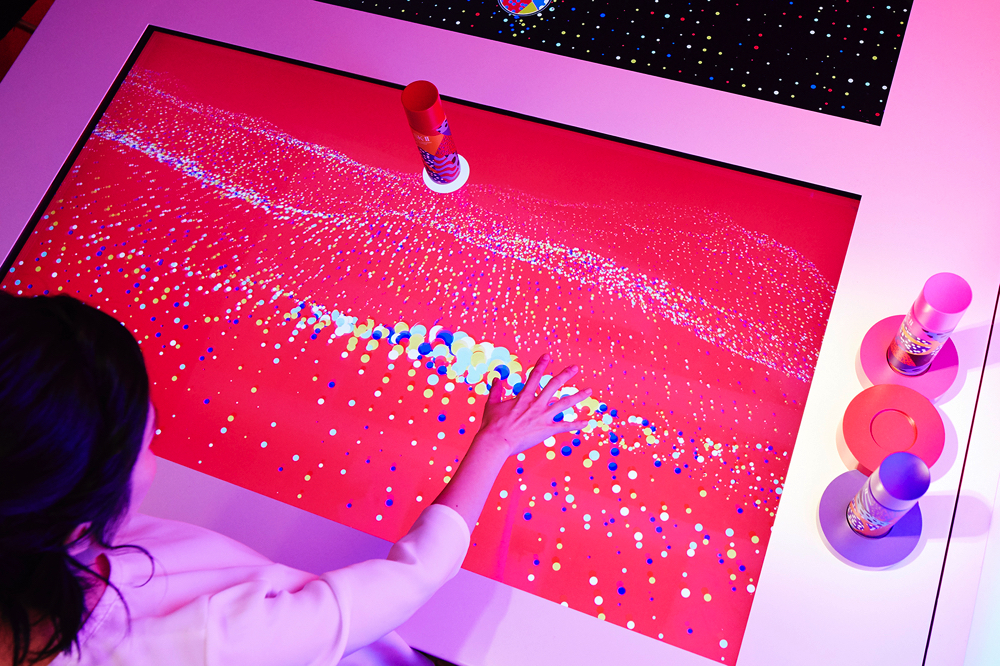 20181121gizmodo_sk2_bespoke_final_181120_10_Tokyo_Table_01