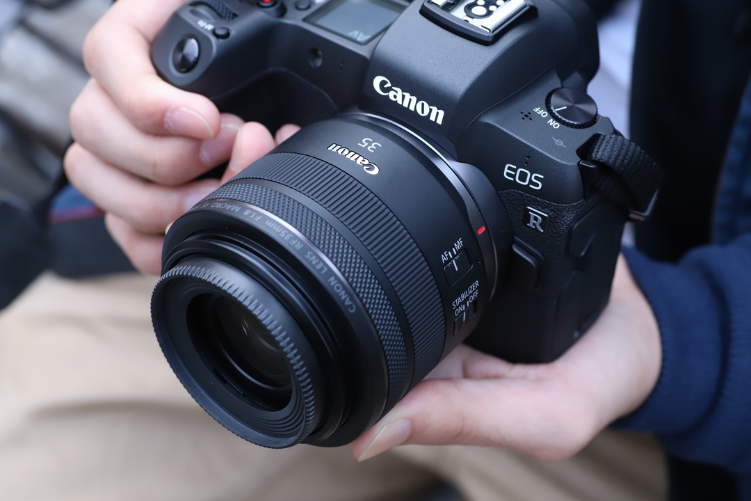 181122EOS-R-10