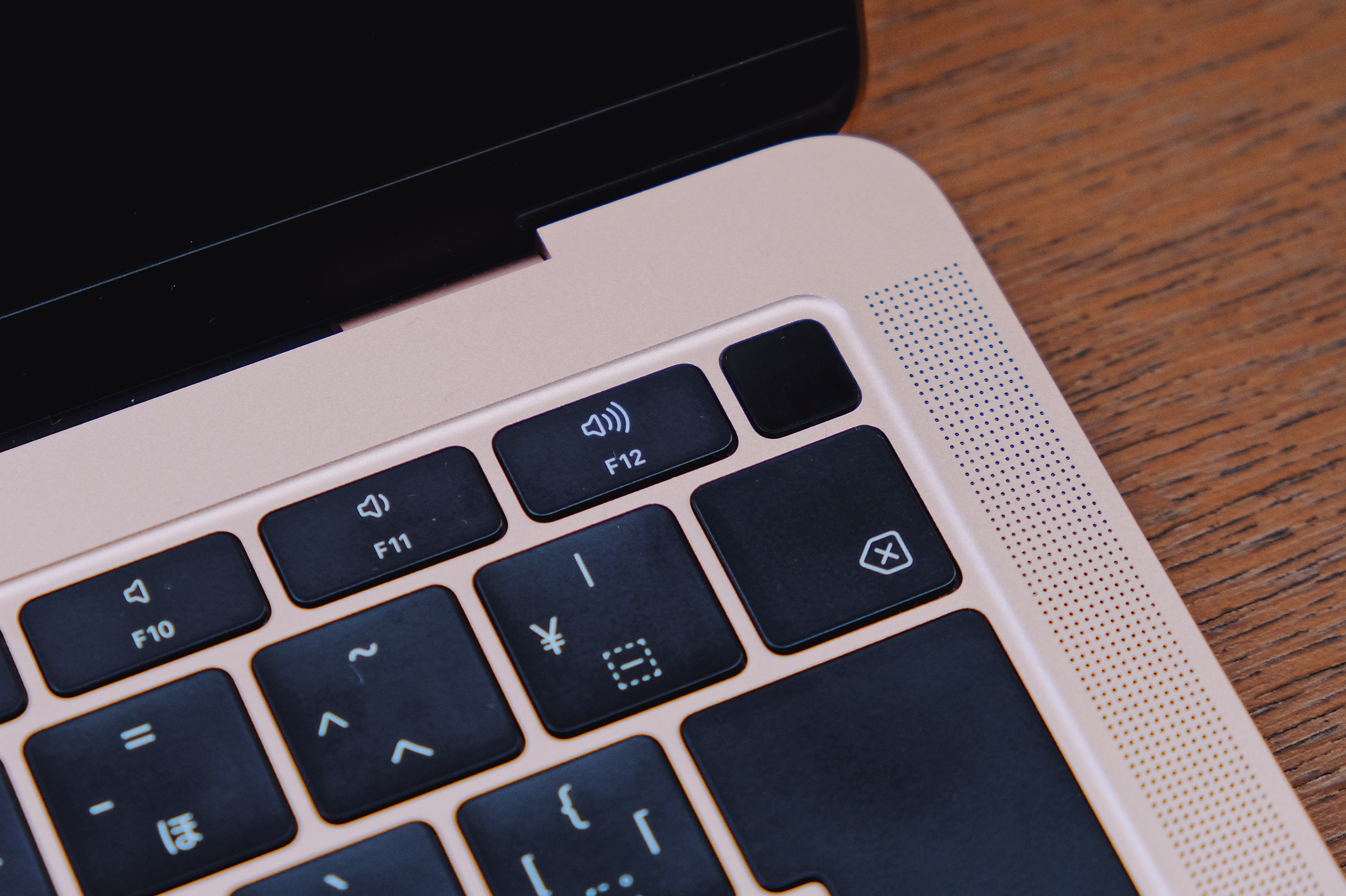 MacBook Air 2018レビュー:買って損はしないAir | ギズモード・ジャパン MacBook Air 2018レビュー:買って損はしないAir | ギズモード・ジャパン