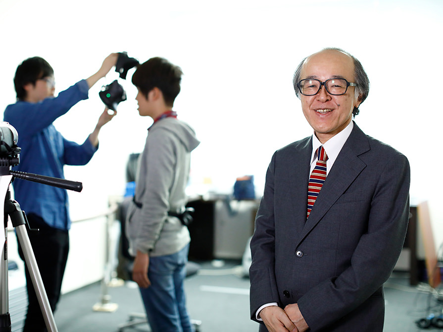 高齢者はVRでスーパーマンになり、合体して超人になる。東大教授が語る最新テクノロジーの真相とは