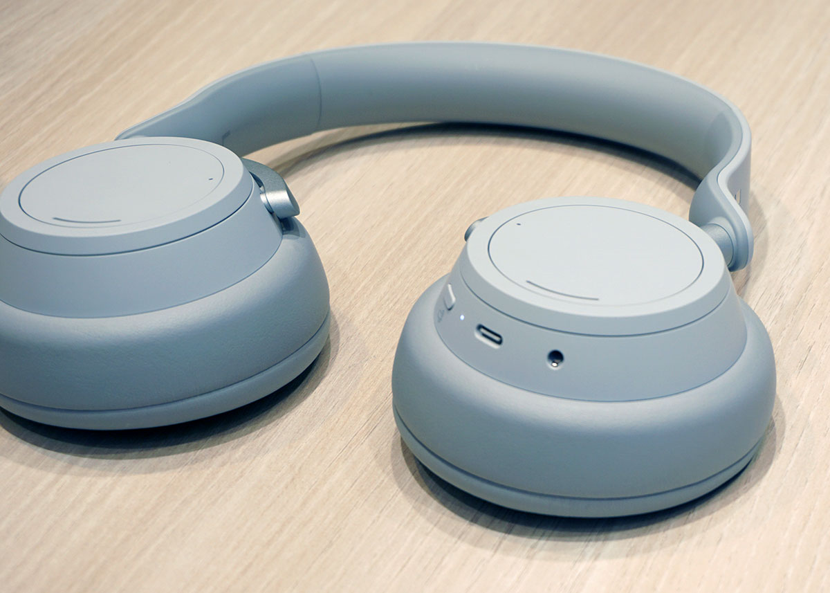 180107_surface_headphones_japan_launch_2