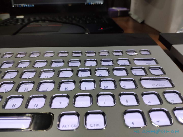  Sonder のダイナミック E-Ink キーボード技術に対する Apple の関心に関する疑わしい主張が浮上