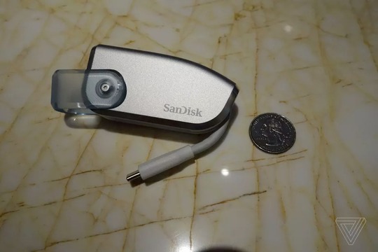 このサイズで4TBなのぉ……ってなるUSBメモリ #CES2019