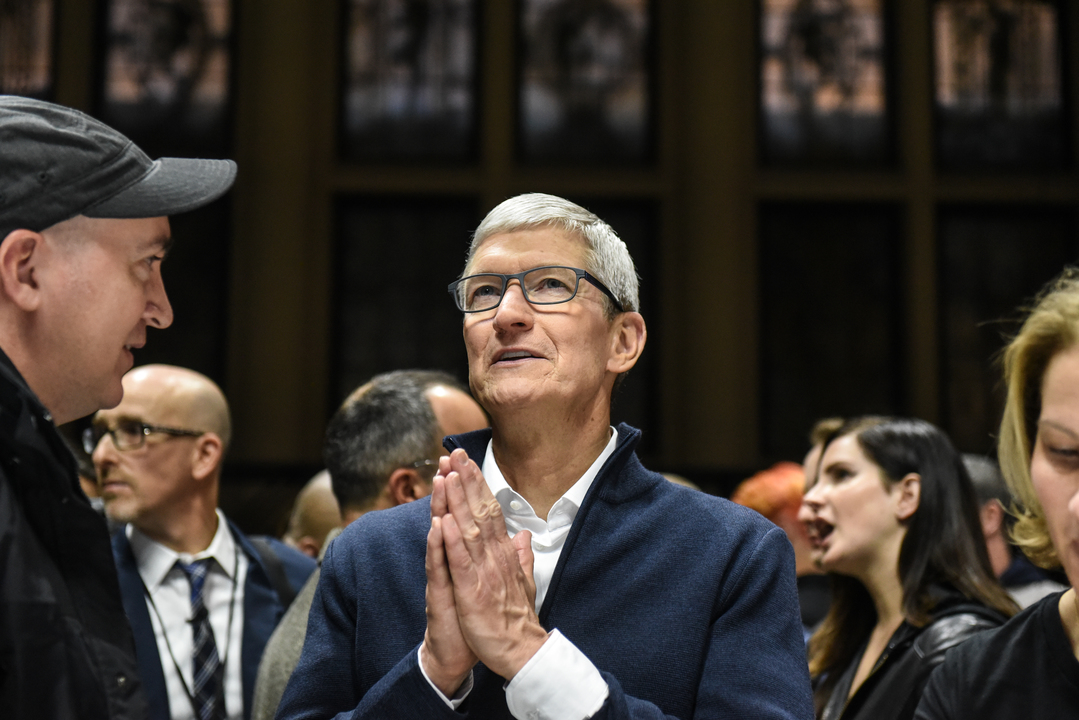 Liquid crystal display may disappear from iPhone in 2020