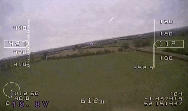 これがスーパーマンの視点か! VRゴーグル越しに427km/hのラジコン飛行機を操作