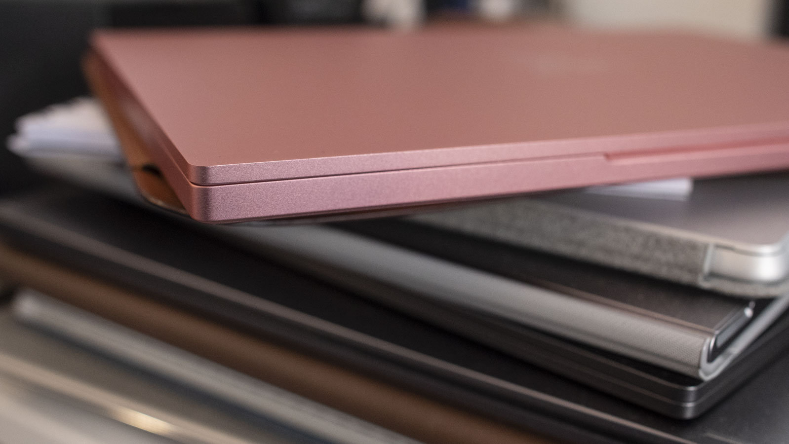 ピンクで目立て！ 鮮やかにキマるラップトップ「Razer Blade Stealth 