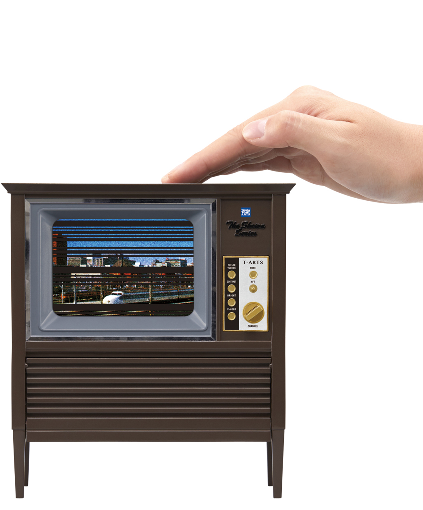 昭和あるある】テレビを叩いて直すのも再現。昭和のブラウン管テレビ風