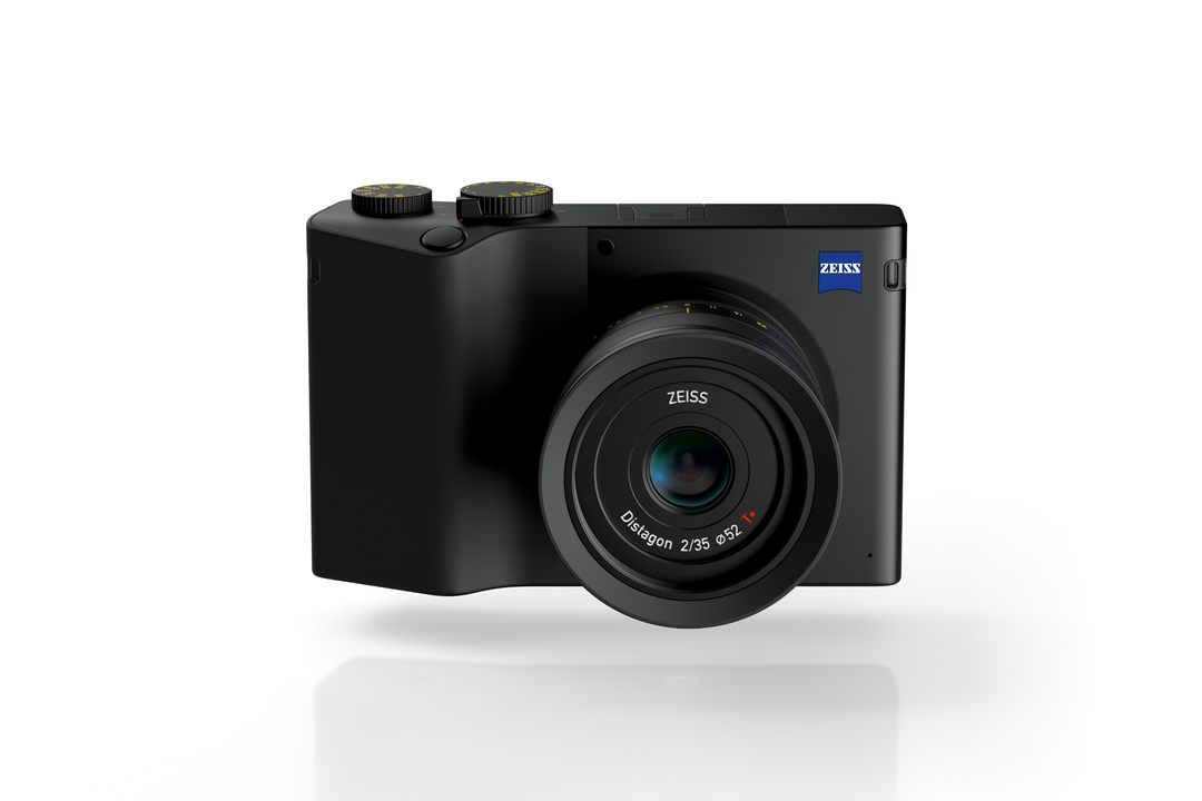 zeiss_zx1_01